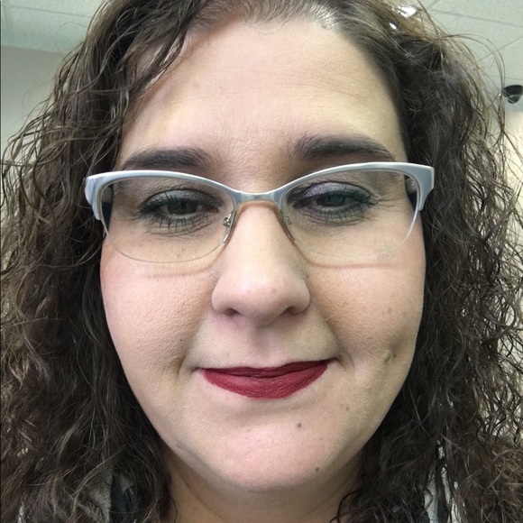 Meet your Posher, Jessica - Picture 1 of 1